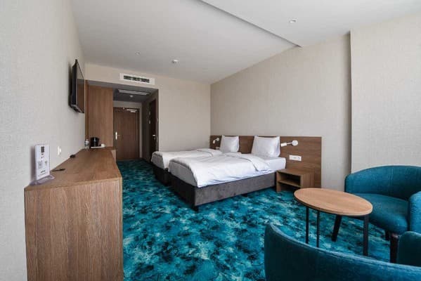 FORWARD CLUB HOUSE 5