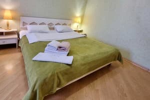 Home Hotel ул. Евгения Сверстюка 8 1