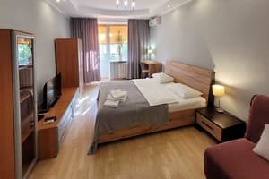 Квартира Home Hotel ул. Малая Житомирская, 10-1. Однокомнатная квартира, ул. Малая Житомирская, 10 на 4-м этаже 2