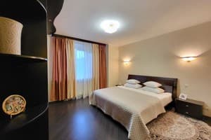 Апарт-отель Михаила Гришко, 9. Апартаменты 7-местный  8